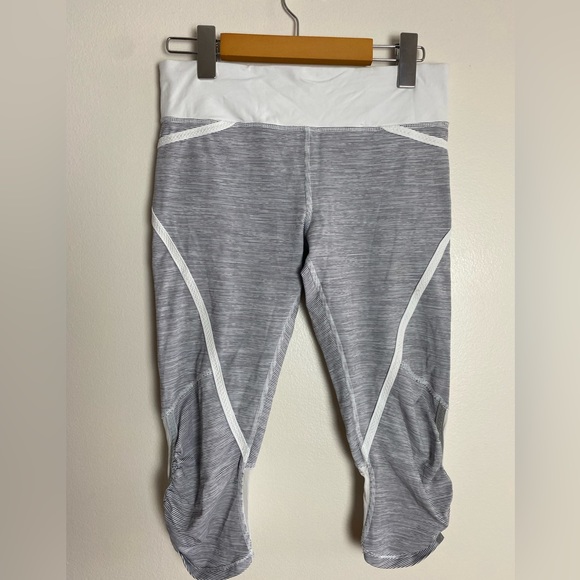 Lululemon legging capris - Picture 3 of 7